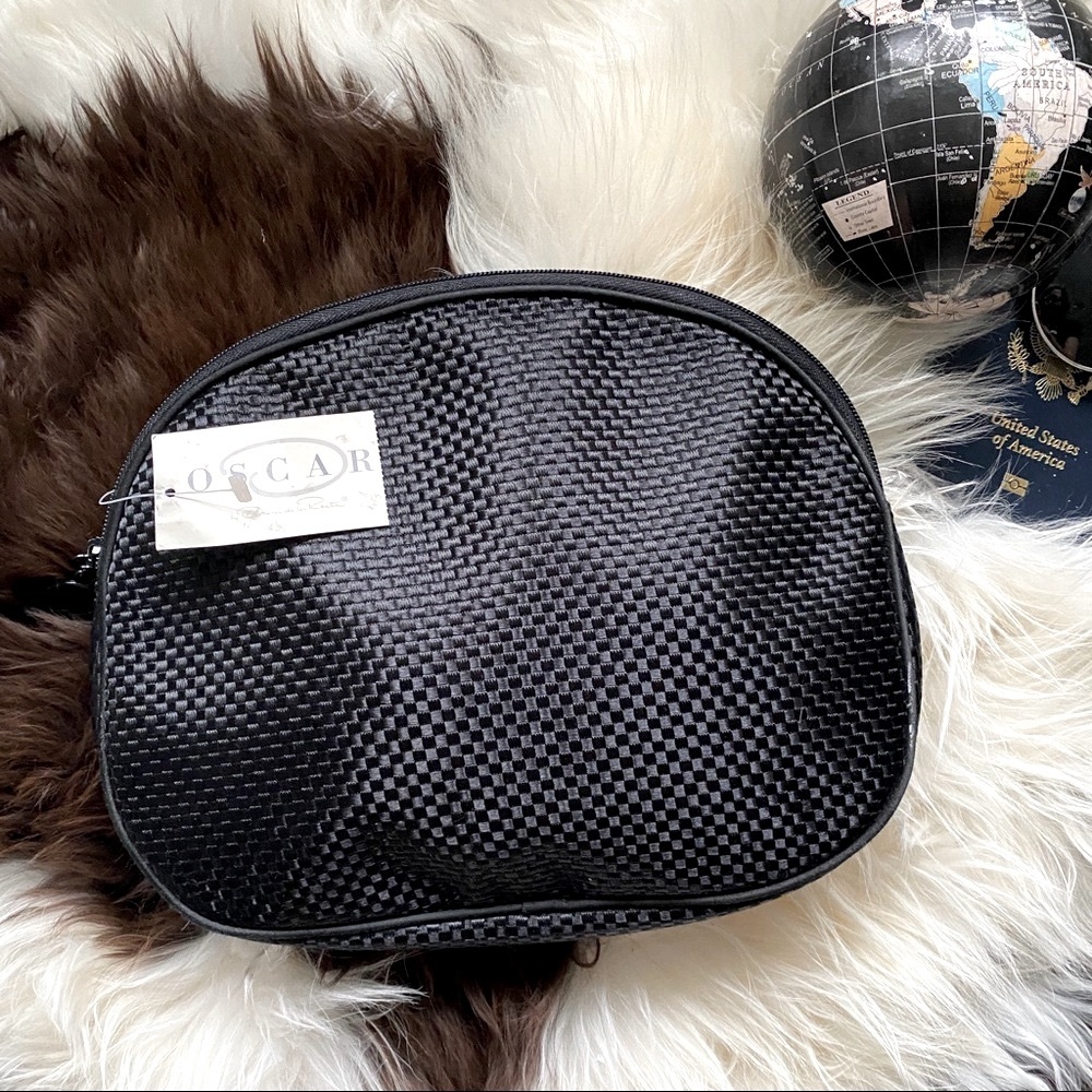 OSCAR De La RENTA Black Textured Oval Zipper Pouch New with Tags